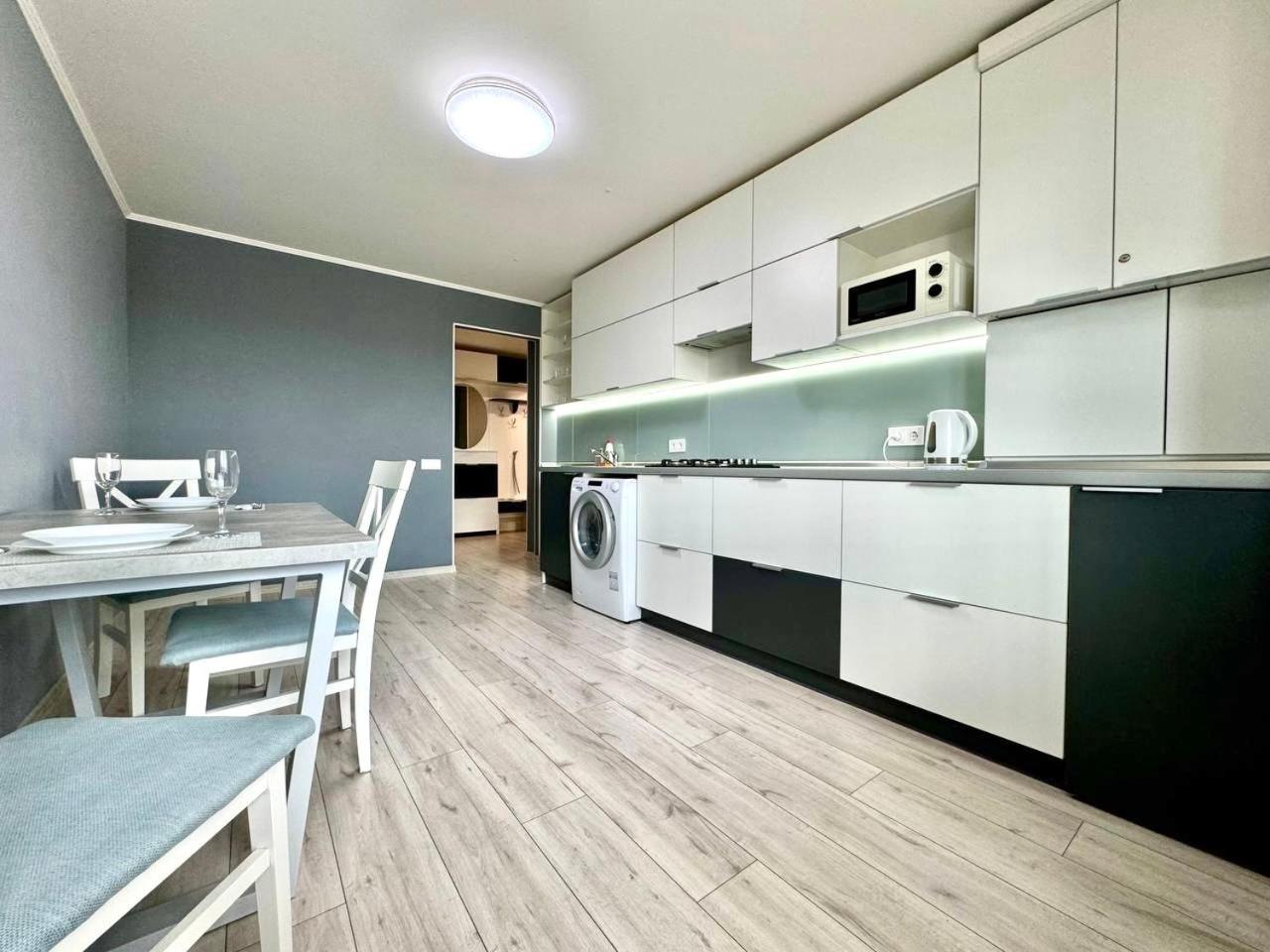 Apartpoltava Апартаменти Бізнес-Класу В Престижній Новобудові З Панорамним Балконом Центр Ngoại thất bức ảnh